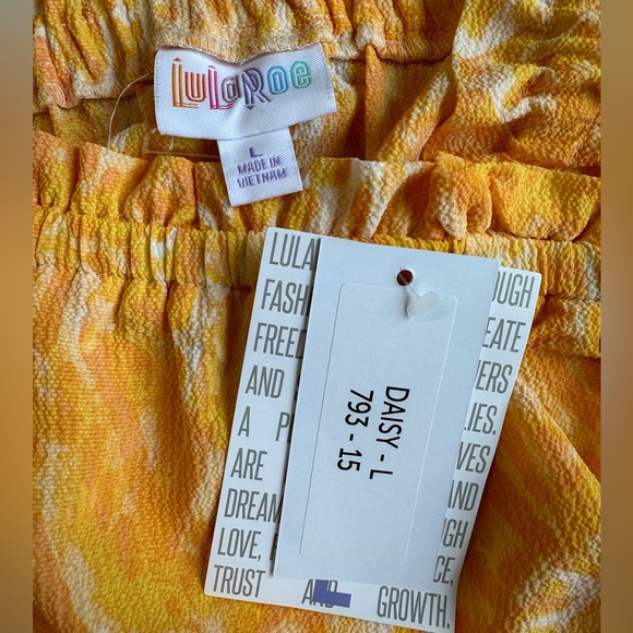 NWT Lularoe Daisy ruffle strap tank top yellow size L - Picture 3 of 7